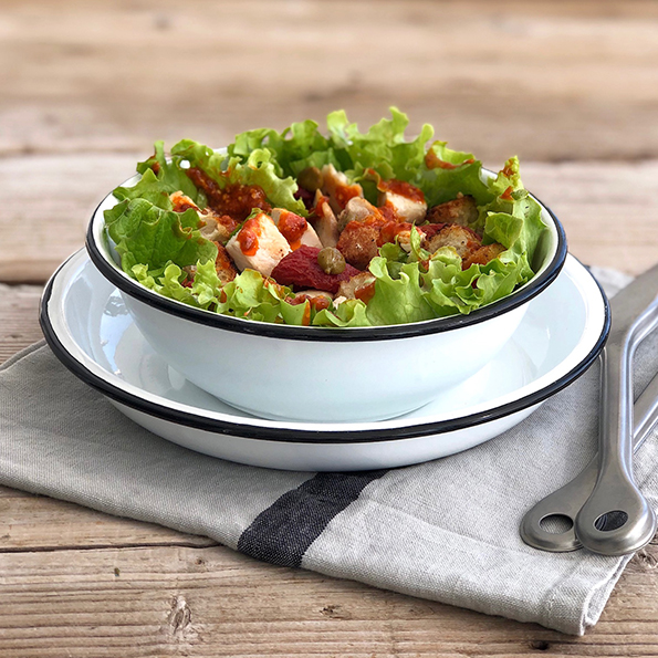 Caesar-Salat mit Arrabbiata-Sauce