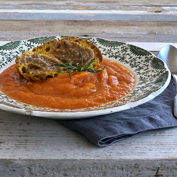Soupe de carottes au pesto de truffe noire